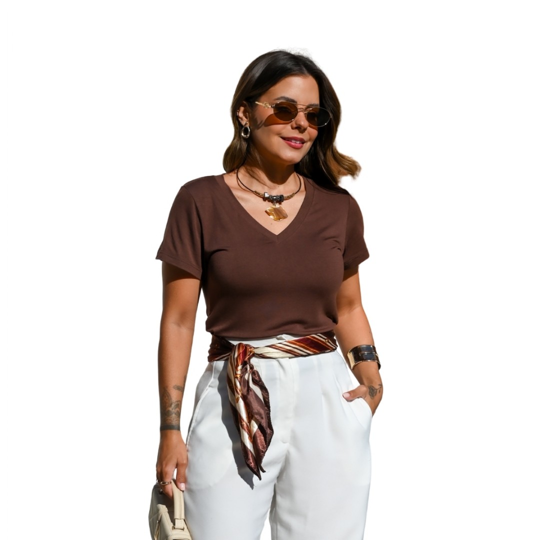 Blusa Feminina B�sica Decote V Slim Manga Curta Viscolycra Confort�vel e Elegante 3004.C3